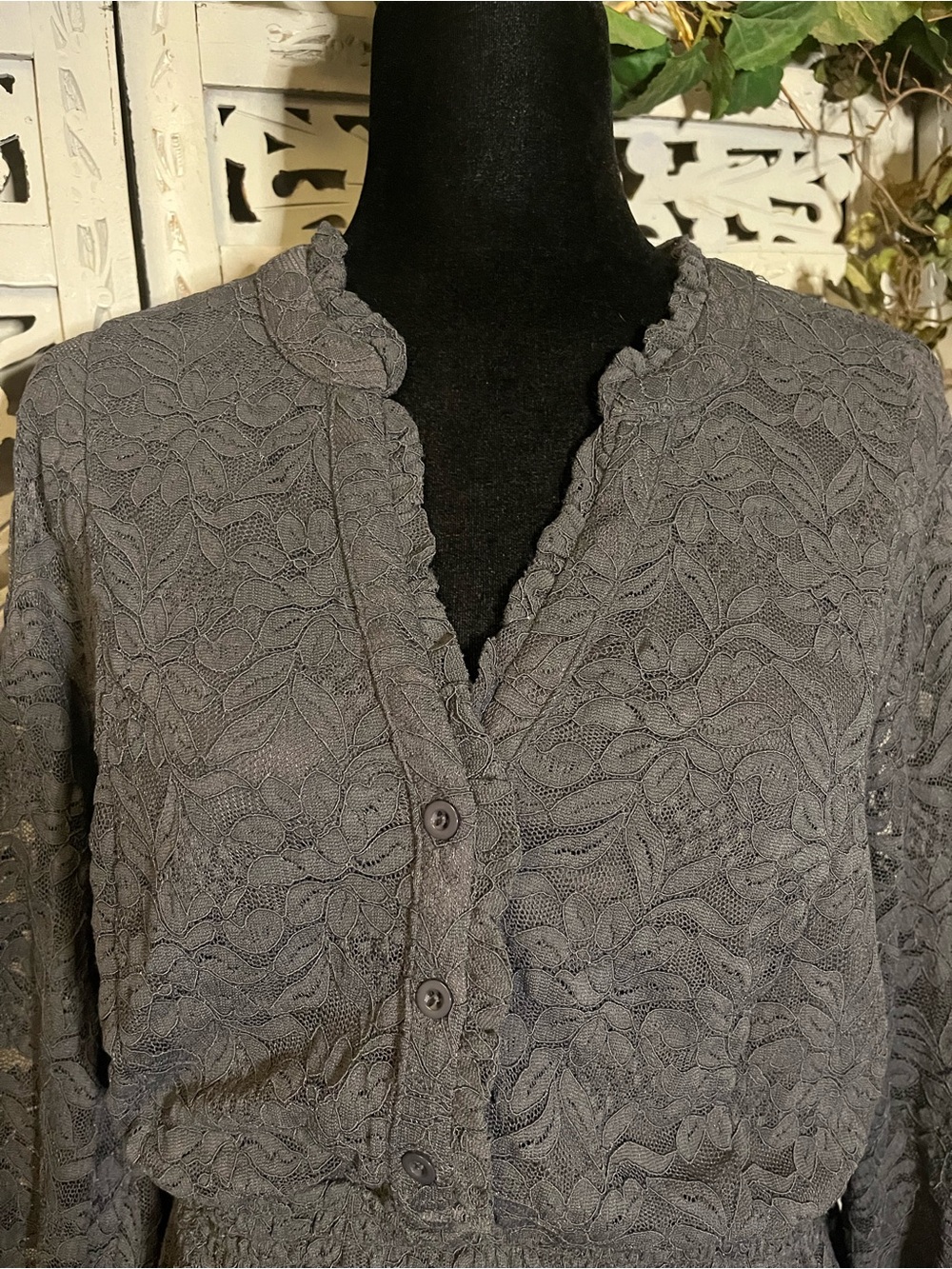 NWT! TORRID DELIGHTFUL DARK GREY STRETCH LACE LONG SLEEVE PLUS SIZE MINI DRESS - Picture 3 of 13